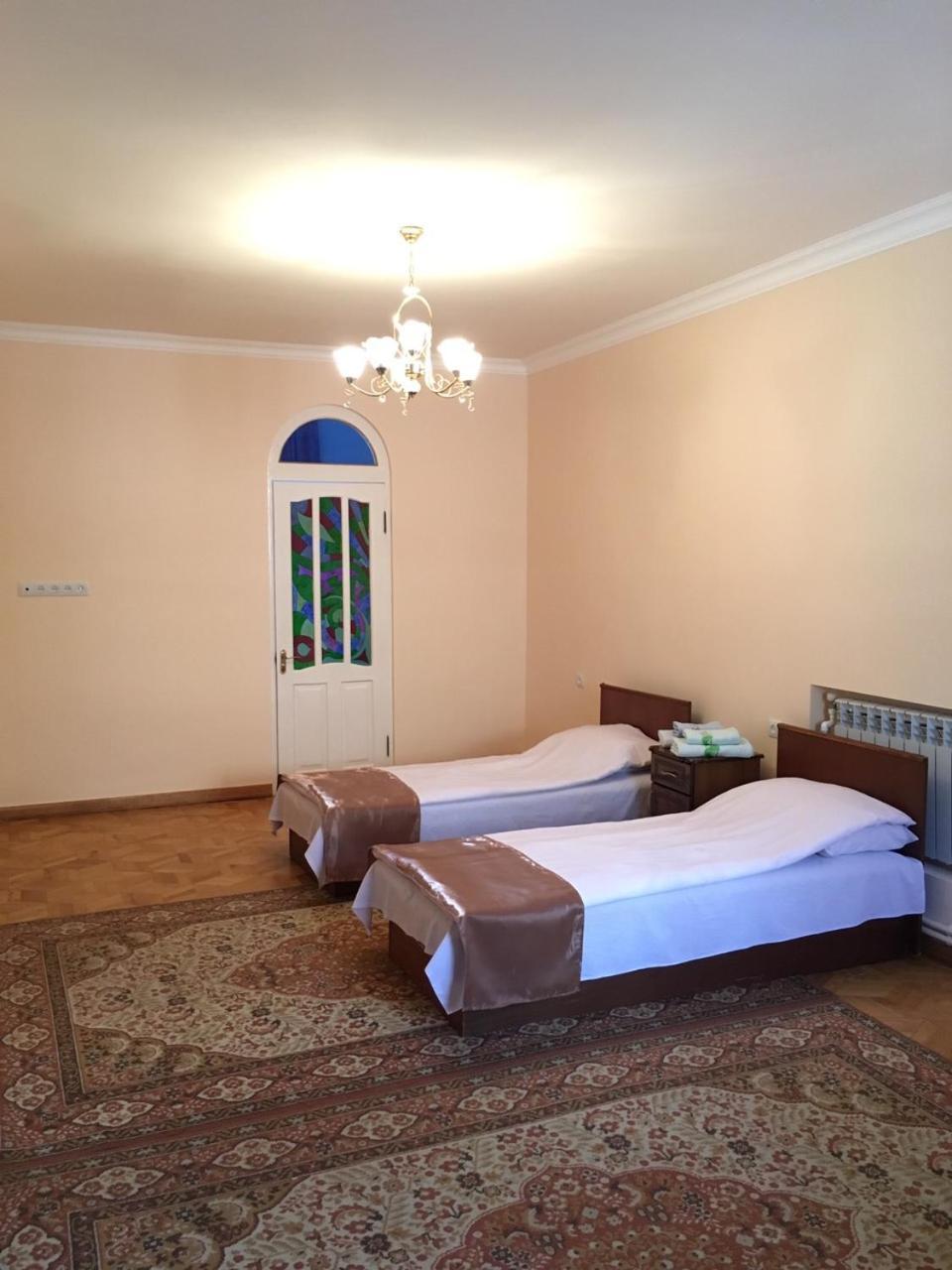 Dilbo House Hotel Dilidzjan Buitenkant foto